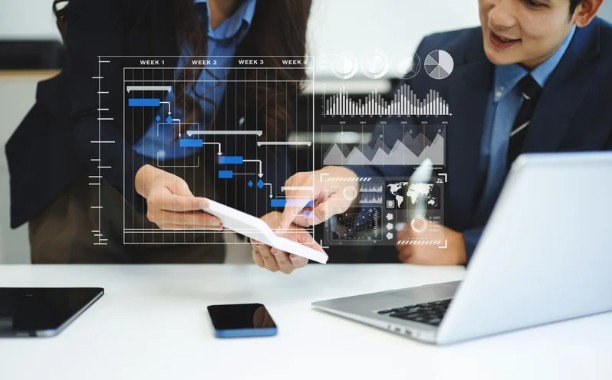 Improving Risk Management through Software Integration